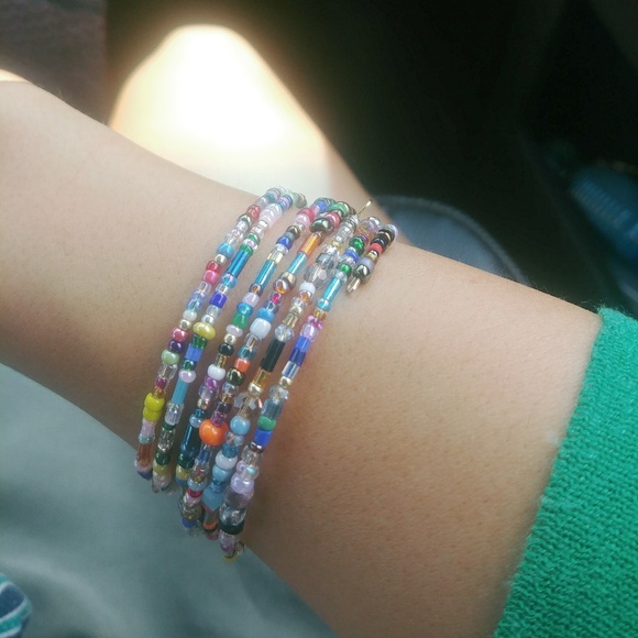 Bracelets - Picture 2 of 8